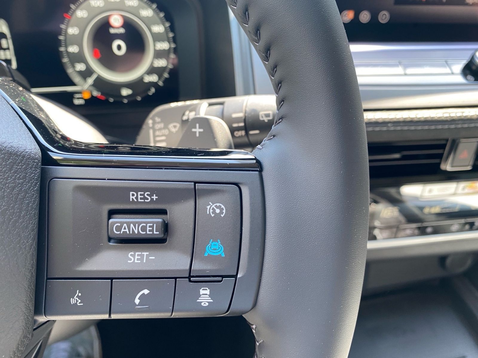 Fahrzeugabbildung Nissan Qashqai 1.3 Mild-Hybrid AT Tekna Premium*Bose*36