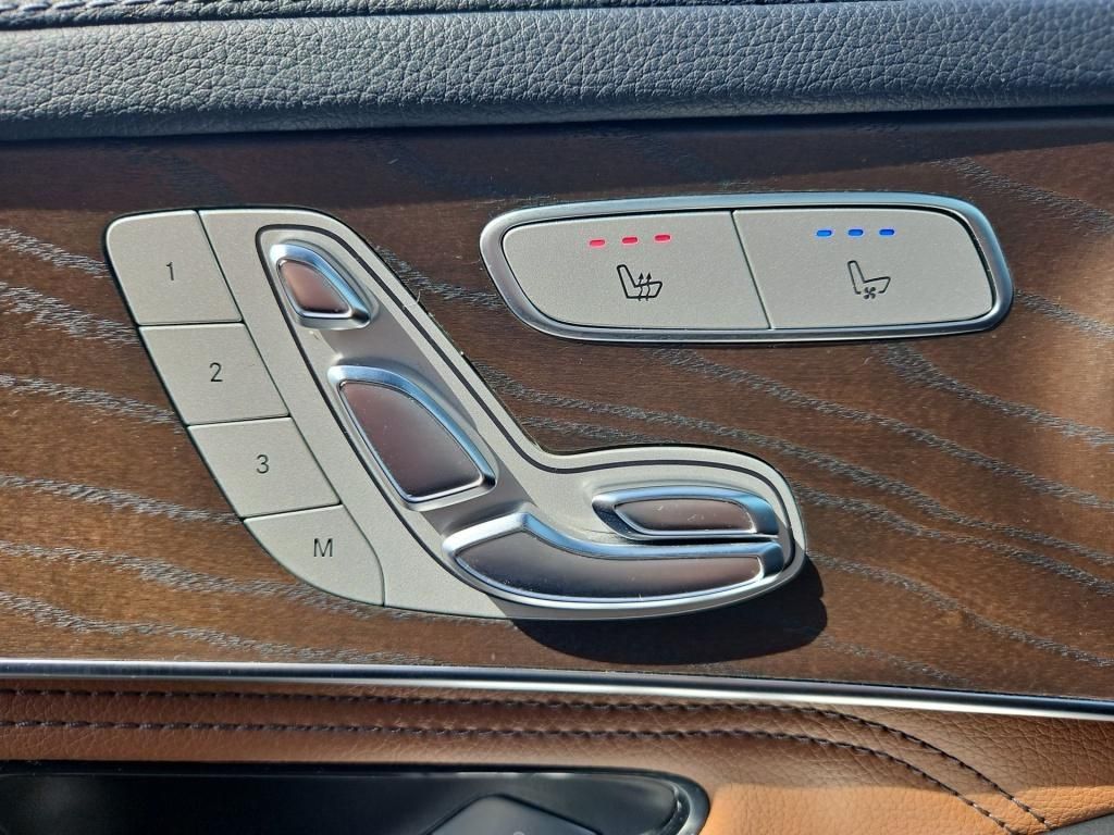 Fahrzeugabbildung Mercedes-Benz GLC 350 d 4M AMG AHK Pano HUD Sitzklima Airm.