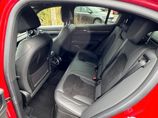 ALFA ROMEO Stelvio Quadrifoglio 2.9V6 Bi-Turbo Carbon-Brems