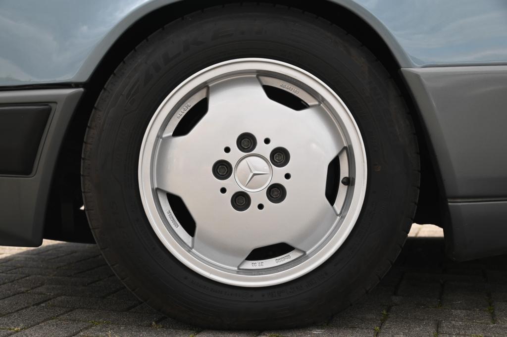 Mercedes-Benz CE 300