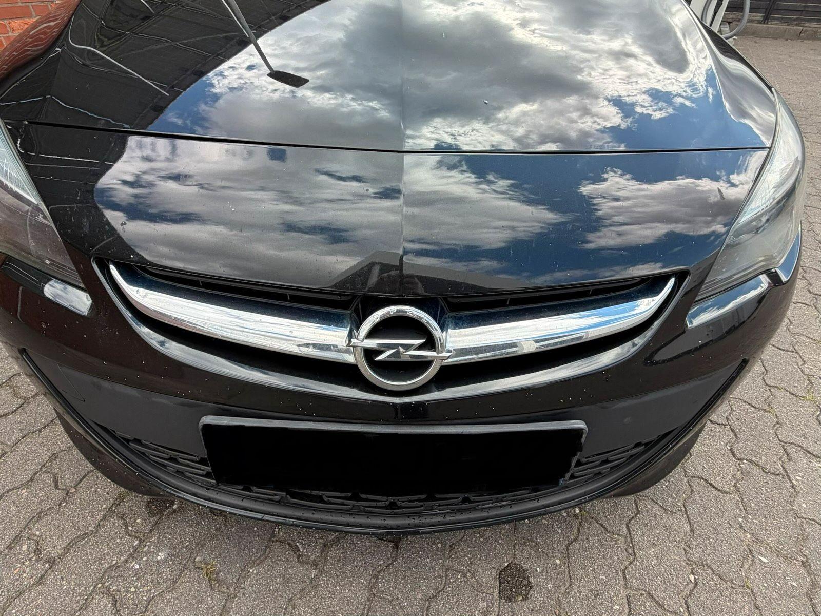 Opel Astra 2015 — photo 11