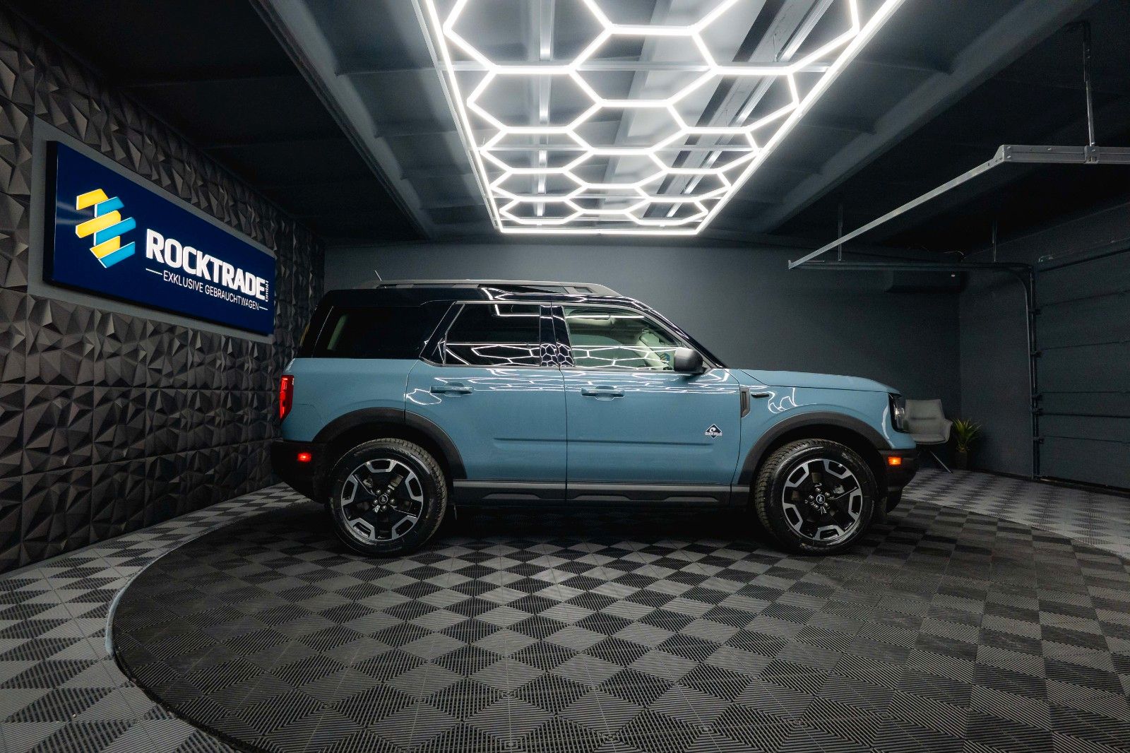 Fahrzeugabbildung Ford Bronco Sport 4x4 Outer Banks *LED*CarPlay*Pano*