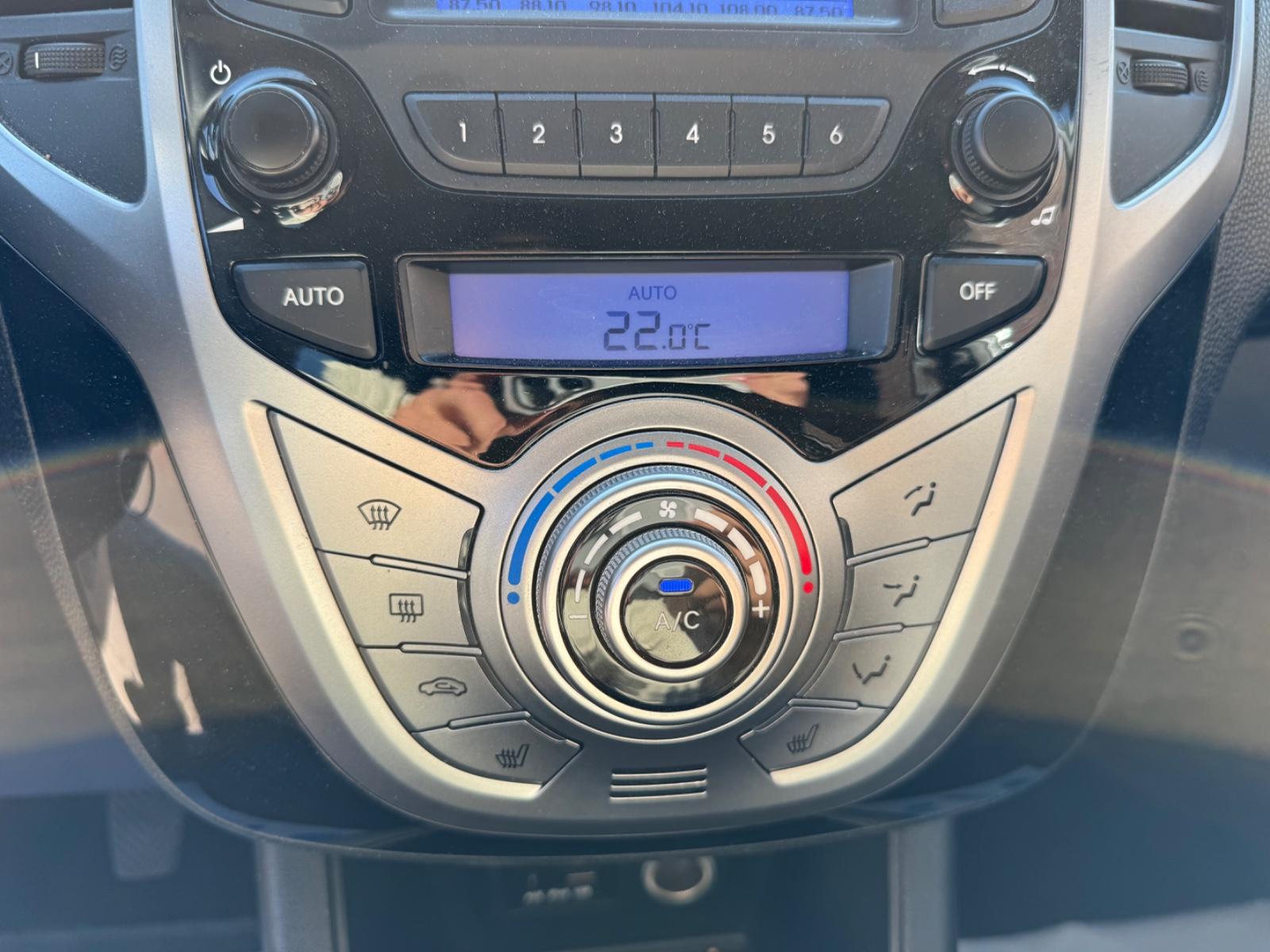 Hyundai ix20 2011 — photo 23