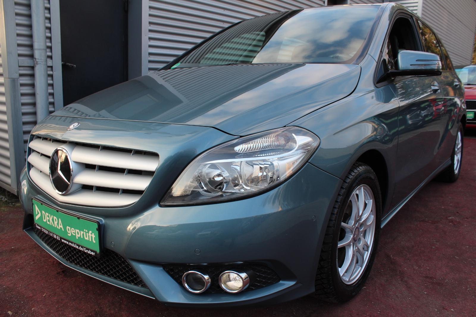 Mercedes-Benz B 180 AUTOMATIK KLIMA NAVI PDC PANORAMA 1.Hd