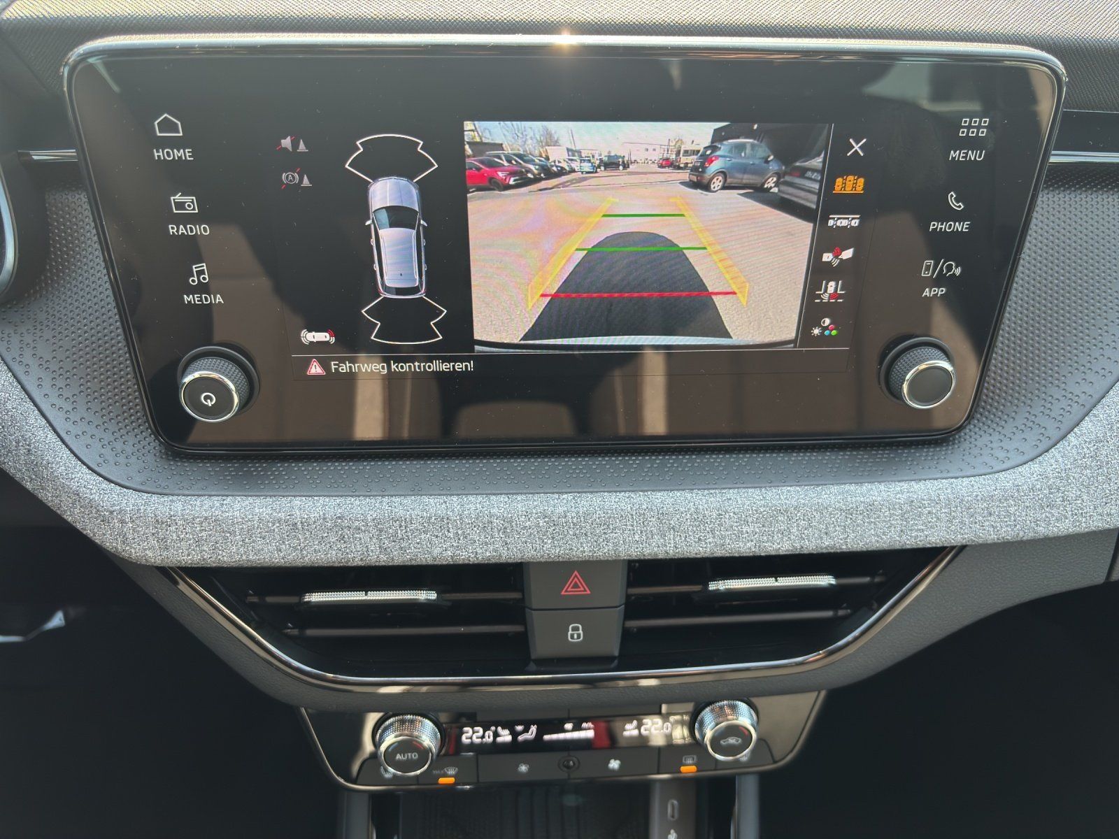 Fahrzeugabbildung SKODA Kamiq Balance 1,0 TSI 85 kW DSG AHK/MATRIX/RFK