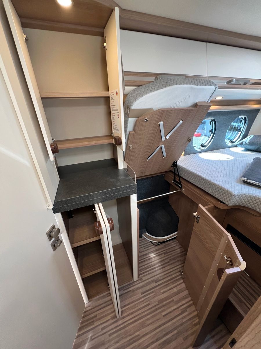 Fahrzeugabbildung Malibu Van first class - two rooms GT skyview 640 LE RB