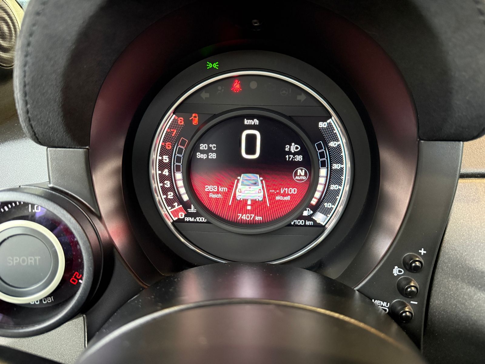Fahrzeugabbildung Abarth 695C SABELT BREMBO RED-Paket CarPlay