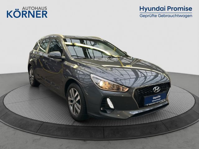 Hyundai i30cw 1.4 Trend *NAVI*CAM*SITZHZ*CARPLAY*