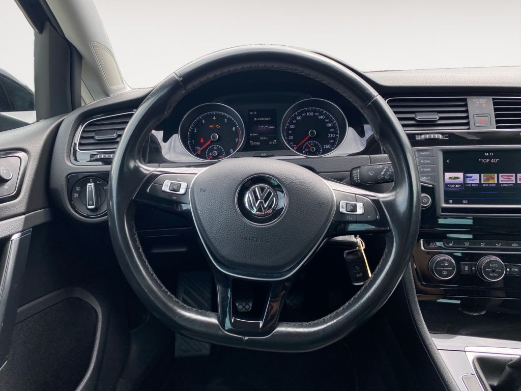 Fahrzeugabbildung Volkswagen Golf 1.4 TSI Highline Xenon,STH,SH,PDC,Climatr.