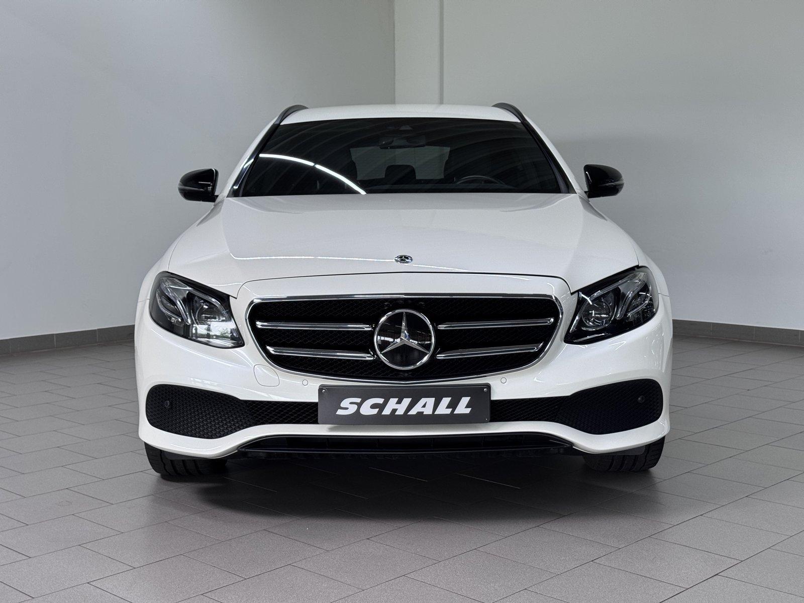 Mercedes-Benz E 220 T d 4M AVANTGARDE+NIGHT+DISTR+AHK+KAMERA