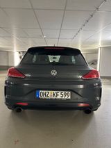 Volkswagen Scirocco 2.0 TSI DSG R R - Volkswagen Scirocco mit Benzin-Antrieb: Coupé, 2.0