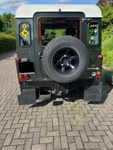 Land Rover Defender 90 TD4 Station Wagon E E - Land Rover Defender aus 2008