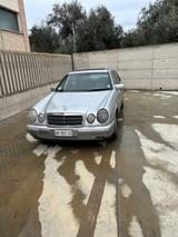 Mercedes-Benz Mercedes-benz E 200 cat Classic w210 - Mercedes-Benz E 200: Limousine, W210