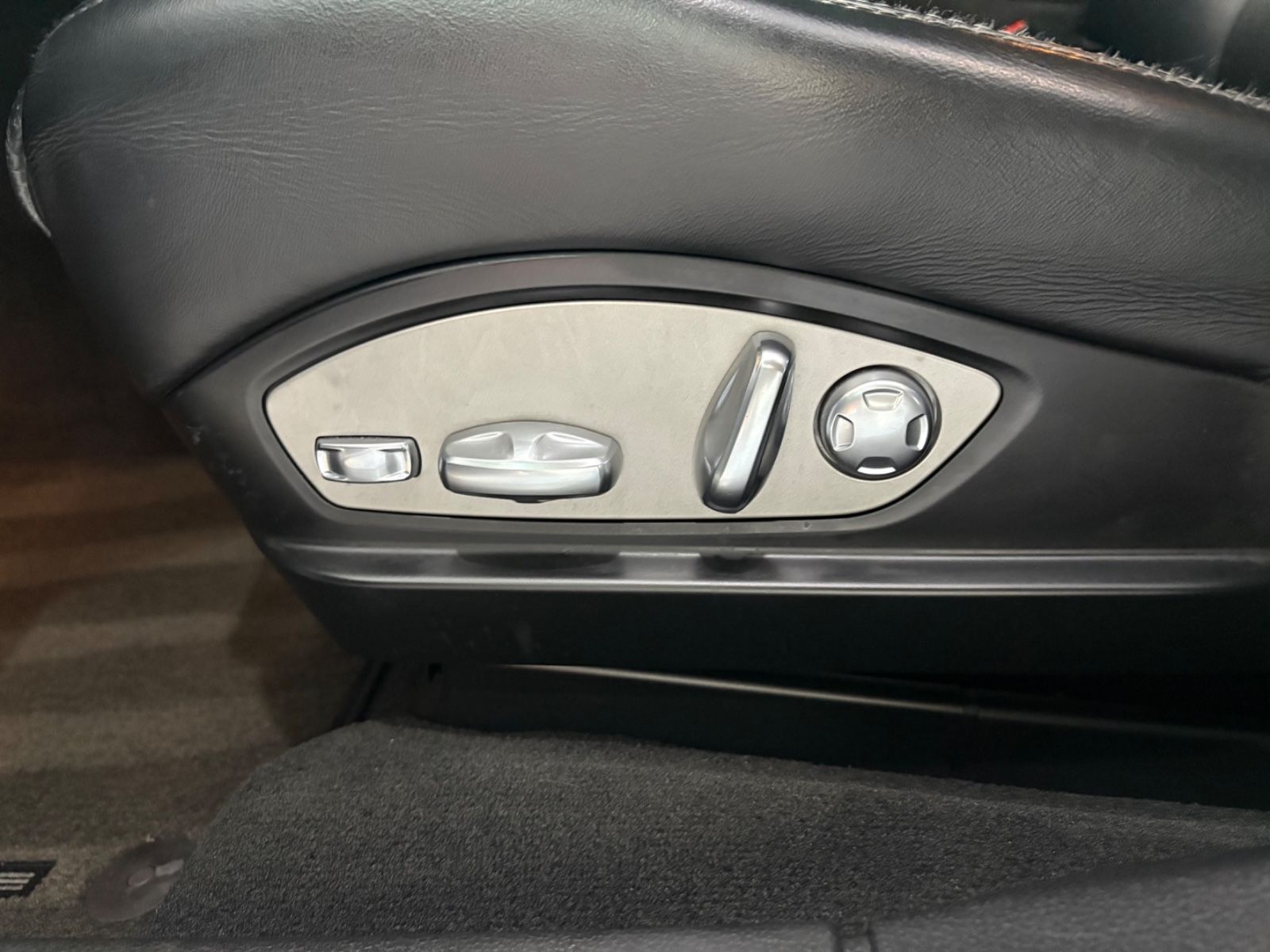 Fahrzeugabbildung Porsche Panamera Diesel * Carraraweiß * SCHIEBEDACH*