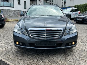 Mercedes E 220 - 2