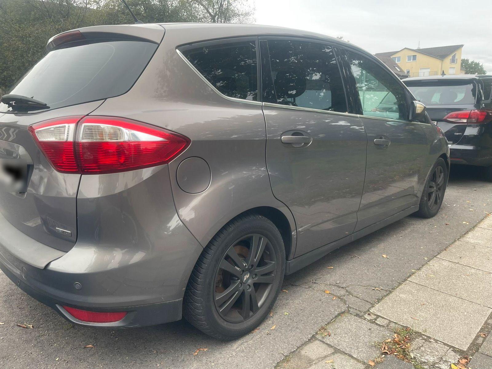 Ford C-MAX 2011 — rear view
