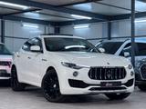Maserati Levante S Q4 PANO*H&K*AIR*CRBN*360*LANE - Maserati Levante in Frankfurt (Main)