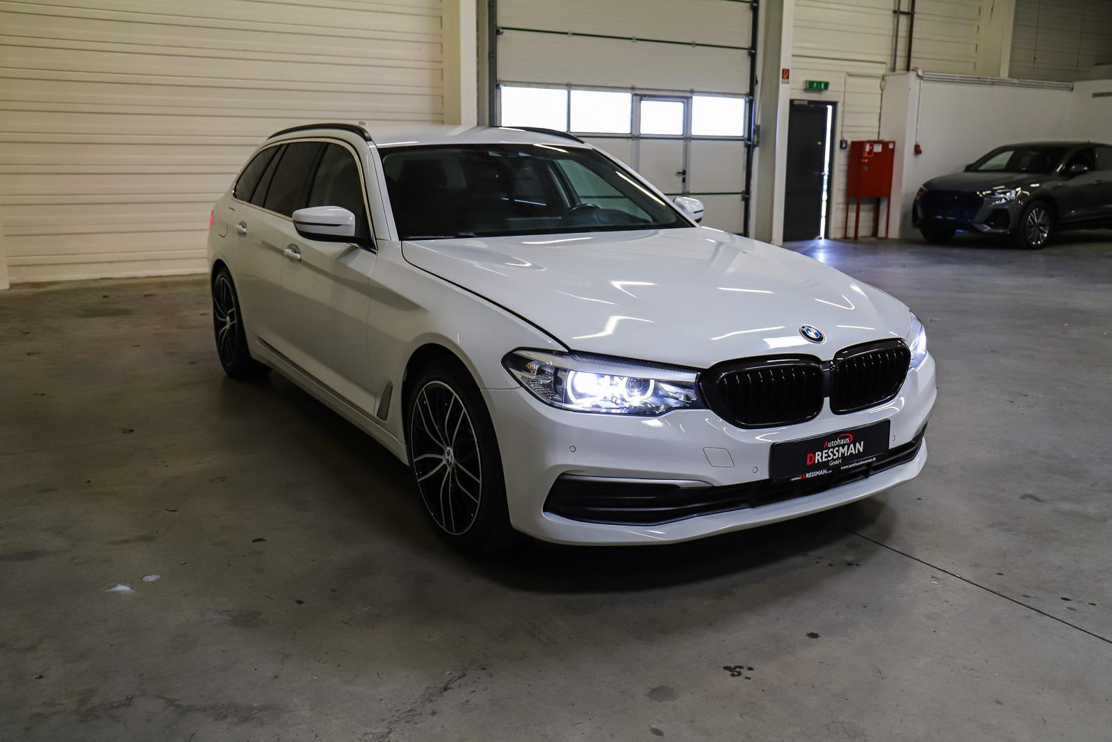 BMW 520d Touring LED KAMERA HuD AHK MEMORY LEDER