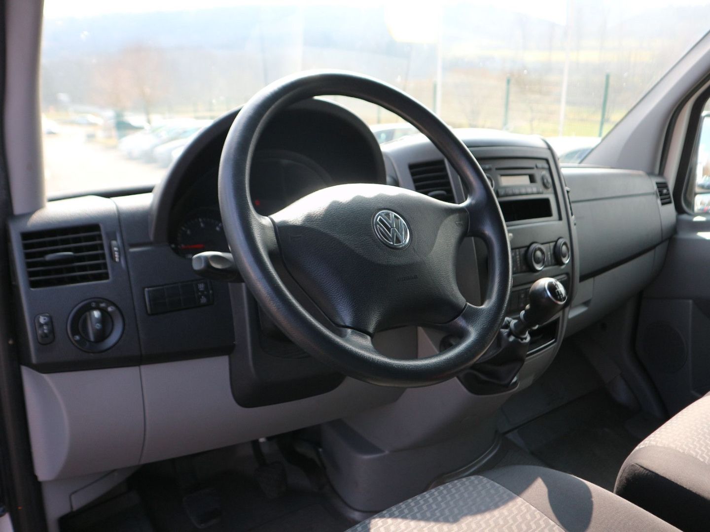 Fahrzeugabbildung Volkswagen Crafter 35 Behindertengerecht Rollstuhl-Rampe