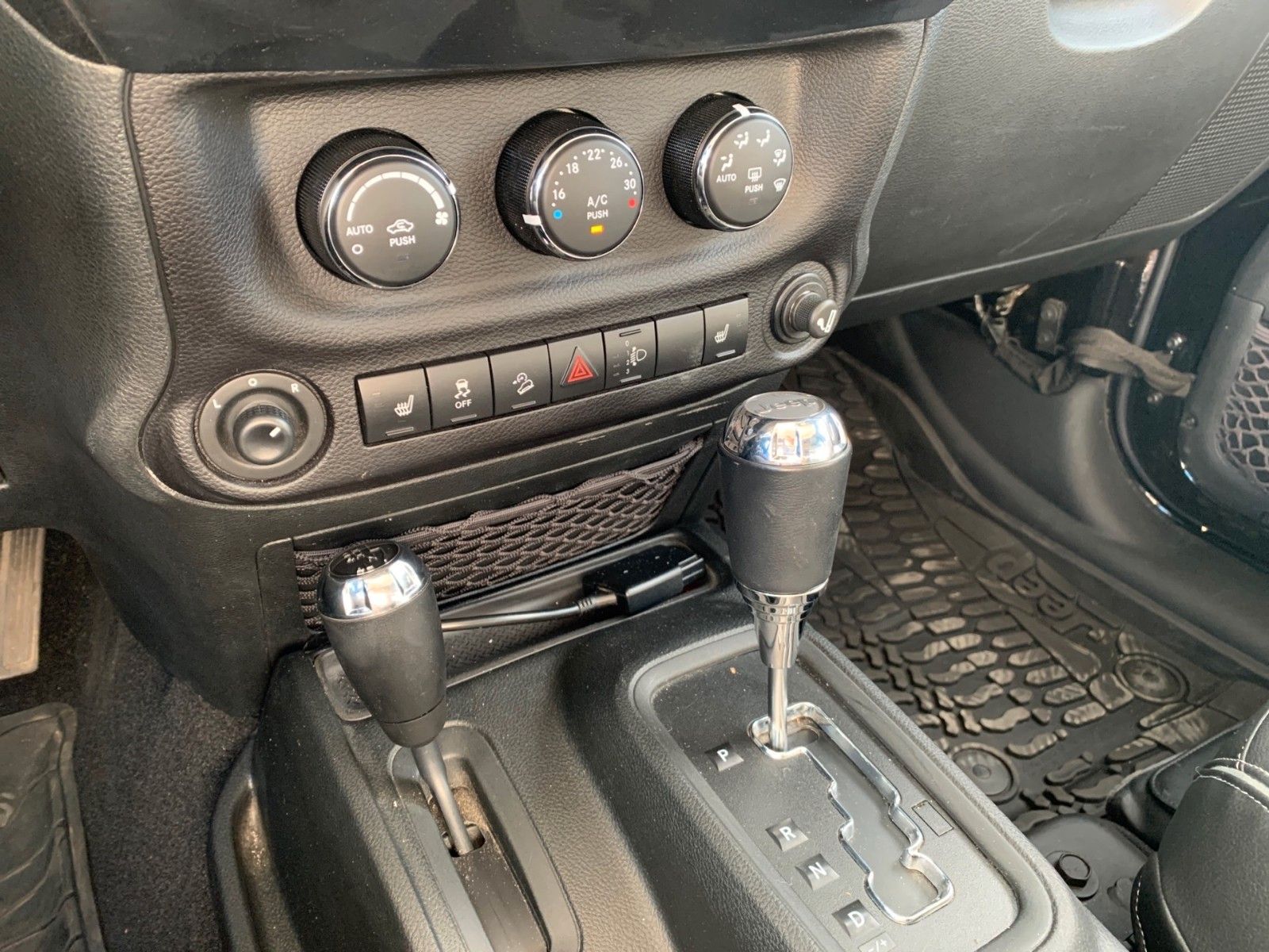 Jeep Wrangler Unlimited Hard-Top Umbau Automatik Rubi – Bild 14
