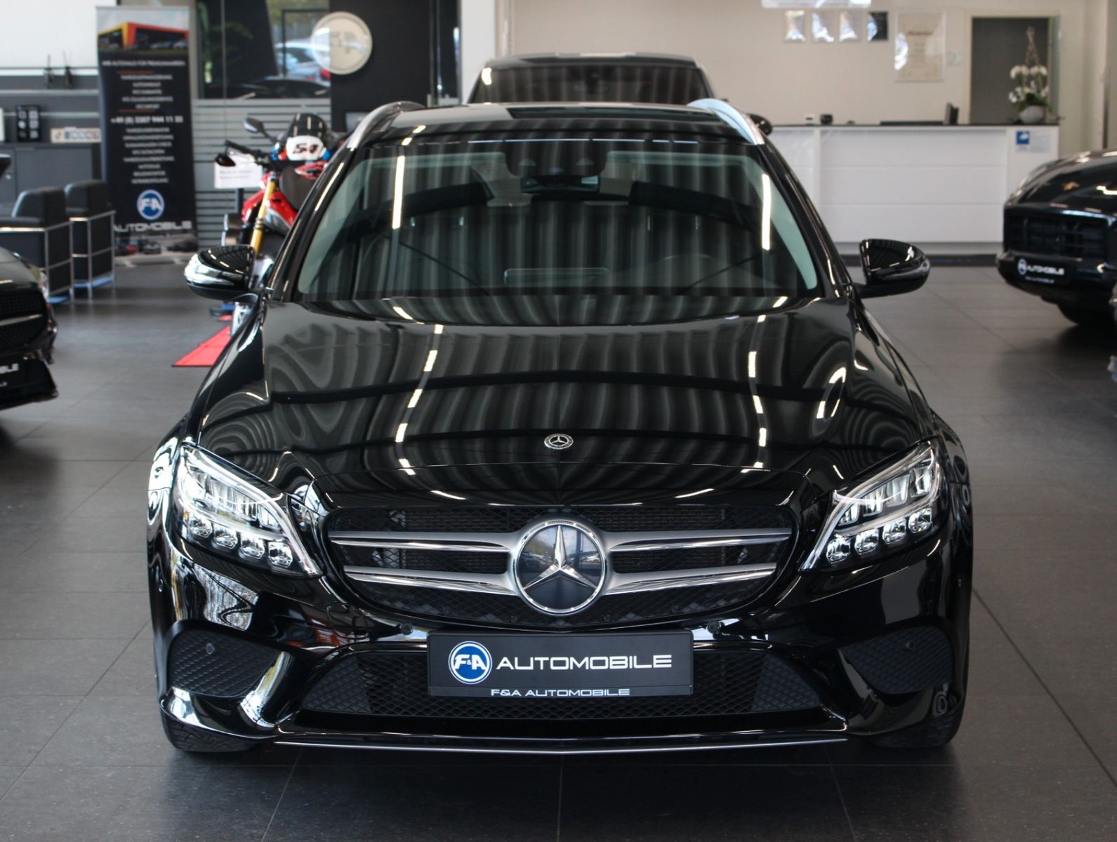 Fahrzeugabbildung Mercedes-Benz C 200 d T Avantgarde*Ambiente*Apple CarPlay