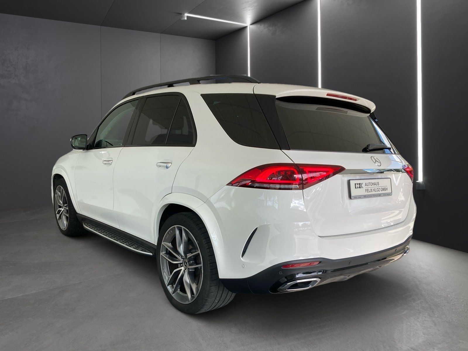Fahrzeugabbildung Mercedes-Benz GLE 450 AMG 4M*Airmatic*Distro*Pano*HUD*AHK*360°