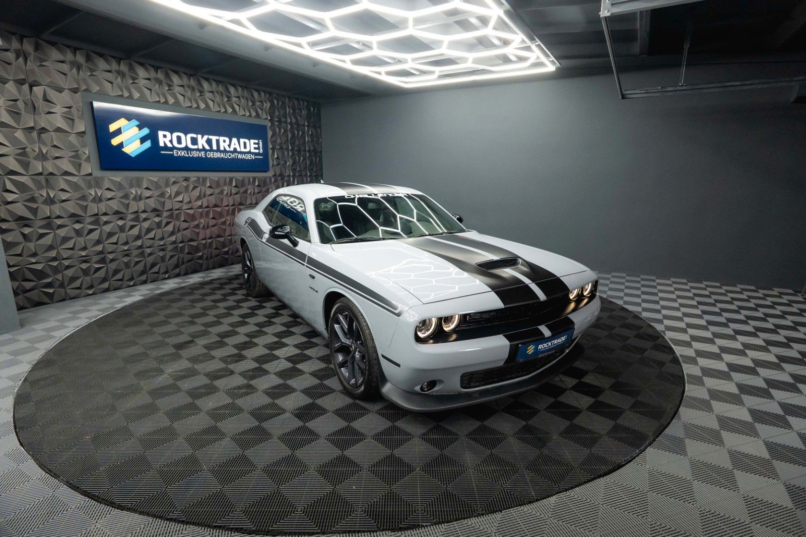 Fahrzeugabbildung Dodge Challenger 5.7 V8 R/T SRT Performance 6-Gang 19%