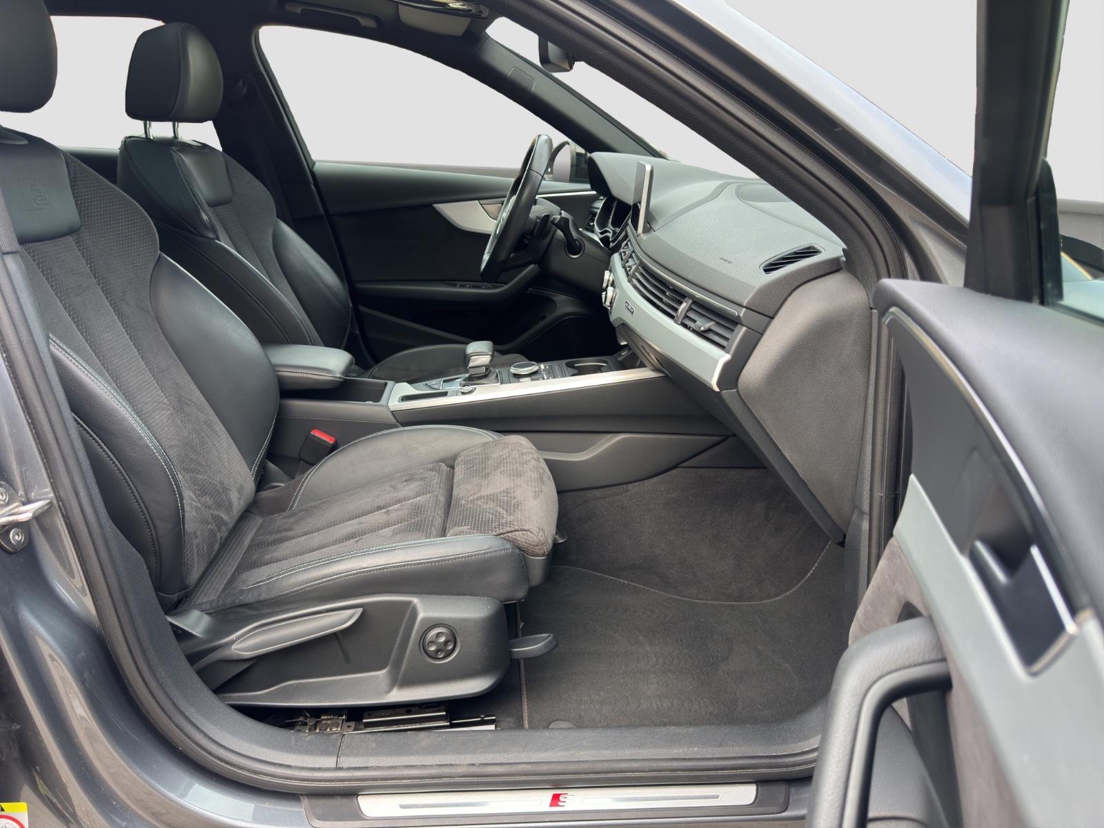Audi A4 Avant quattro sport 2.0 * 252 PS * S-Tronic *