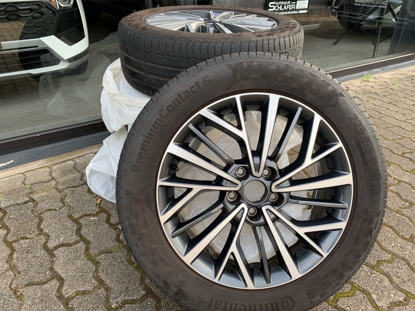 Fahrzeugabbildung Hyundai TUCSON 1.6 Advantage Navi 8x bereift