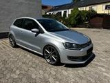Volkswagen VW Polo 6R - 18Zoll, Soundsystem, sehr gepfelgt - Volkswagen Polo aus 2010: 1.6