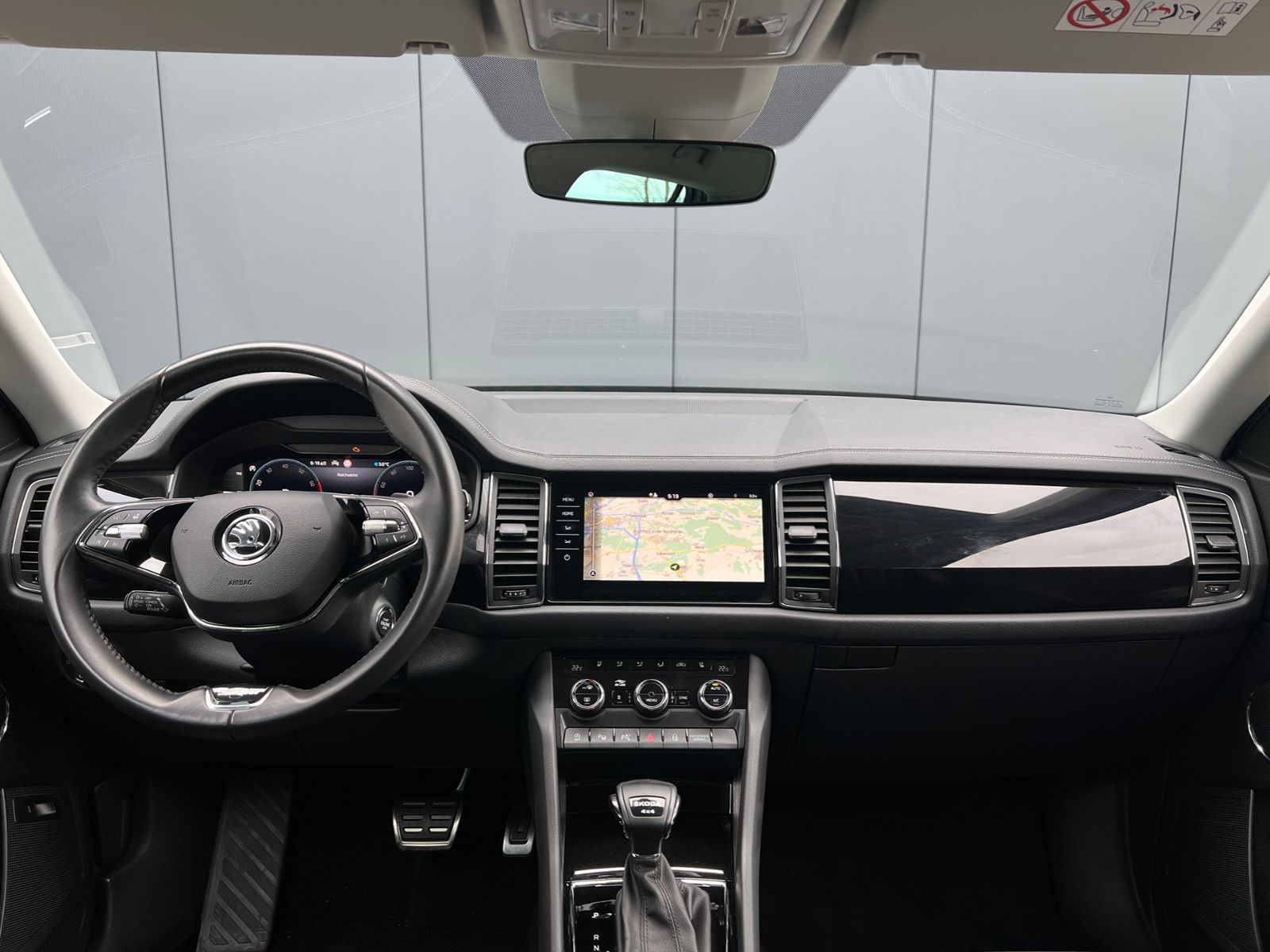 Fahrzeugabbildung SKODA Kodiaq L&K 2.0 TSI DSG 4x4 *AHK, CANTON, Standhz
