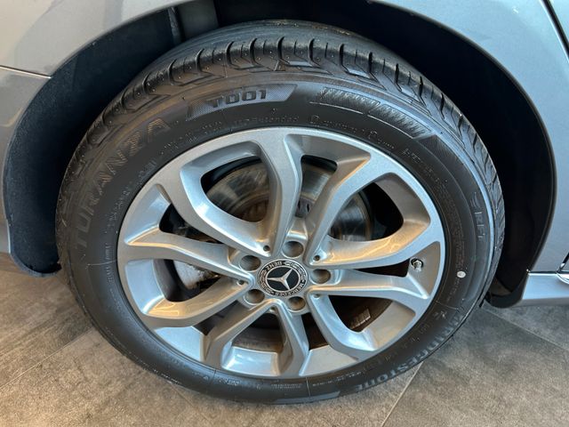 Mercedes-Benz C 180 *2-ZONEN*TEMPO*NAVI*LED*TOTWINKEL*PDC*