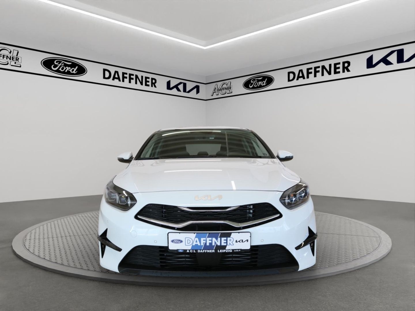 Fahrzeugabbildung Kia Ceed Ultimate Edition 1,5 T-GDi 48 V LED 17 Zoll