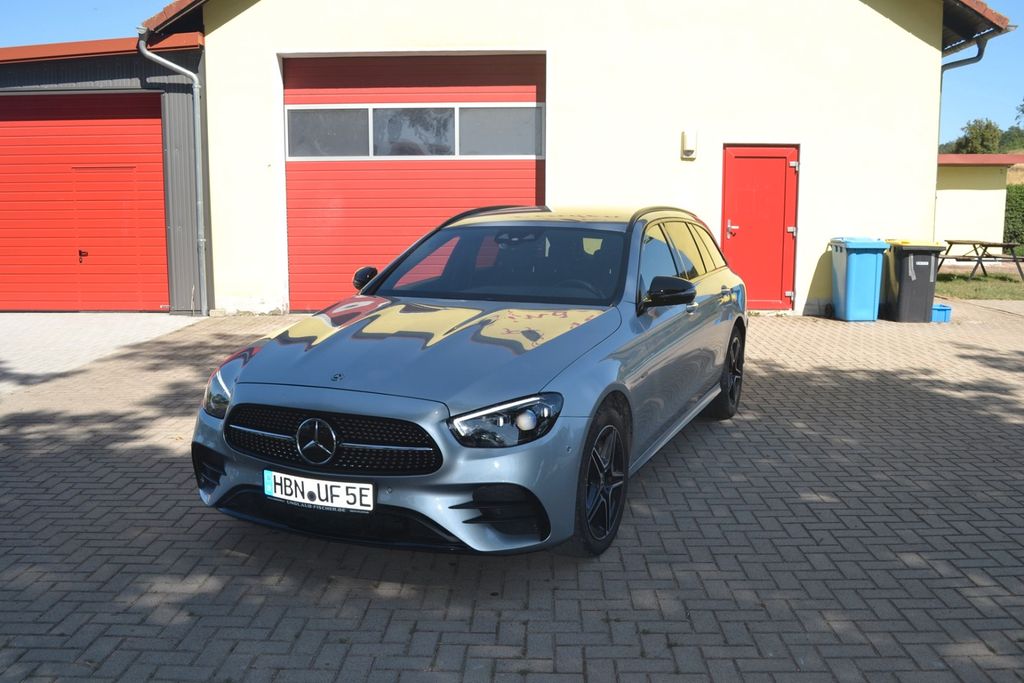 Image of Mercedes-Benz E 300