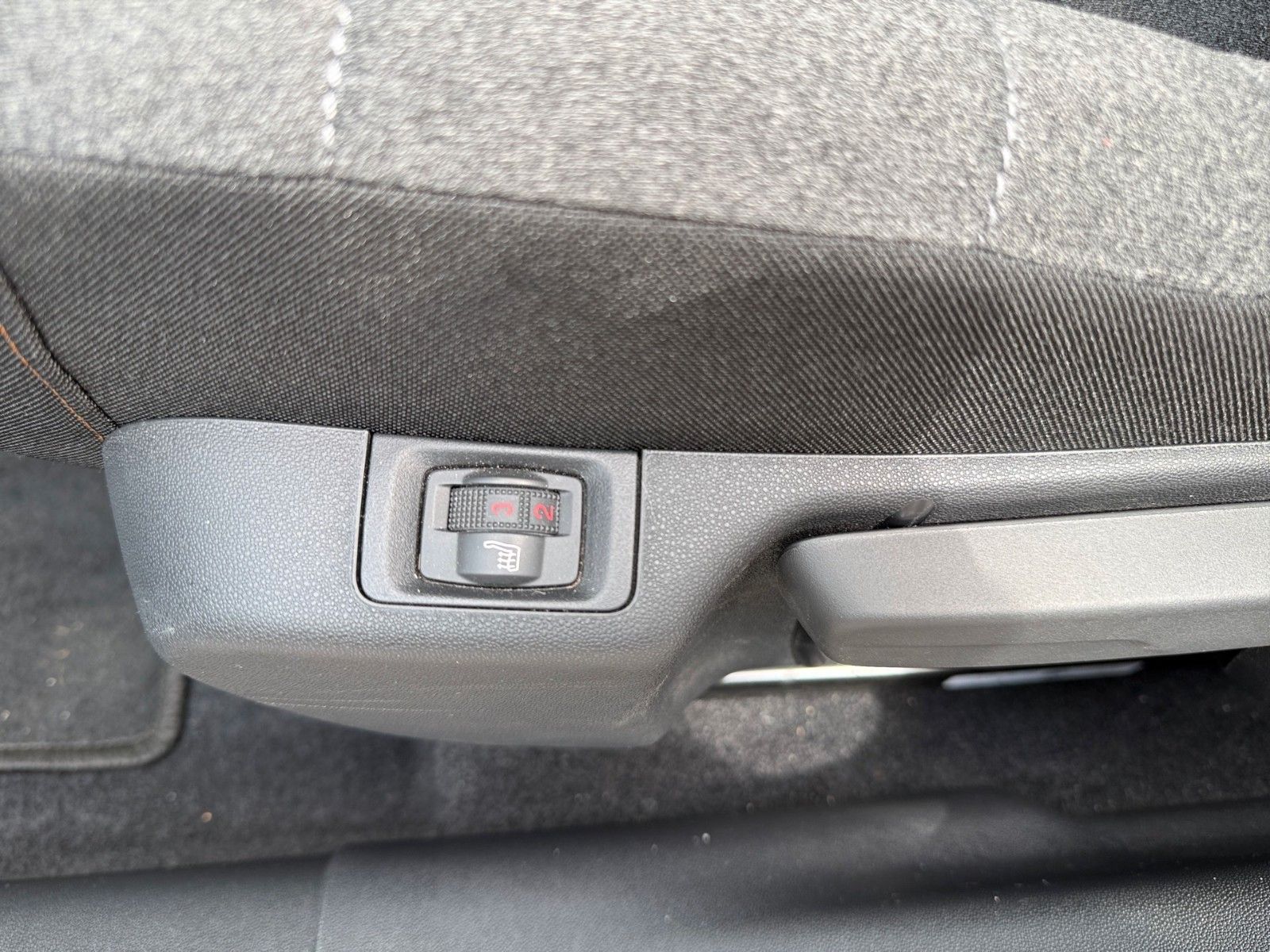 Fahrzeugabbildung Citroën C3 PureTech 83 Max*Navi*Rückfahrkam*Sitzhzg.