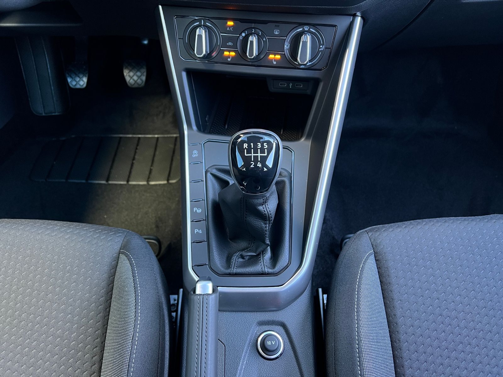 Fahrzeugabbildung Volkswagen Polo Life 1.0 TSI *LED, Klima, Sitzhzg., App-Con