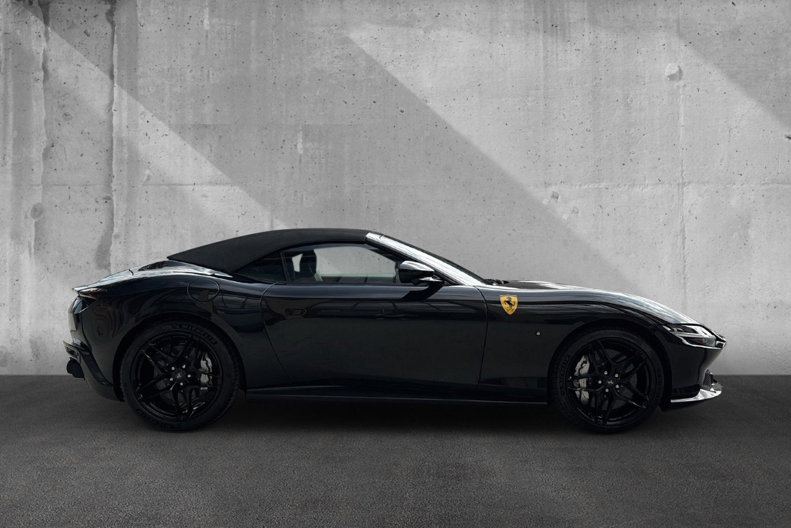 Fahrzeugabbildung Ferrari Roma Spider*Full Carbon*Painted Shields*Daytona