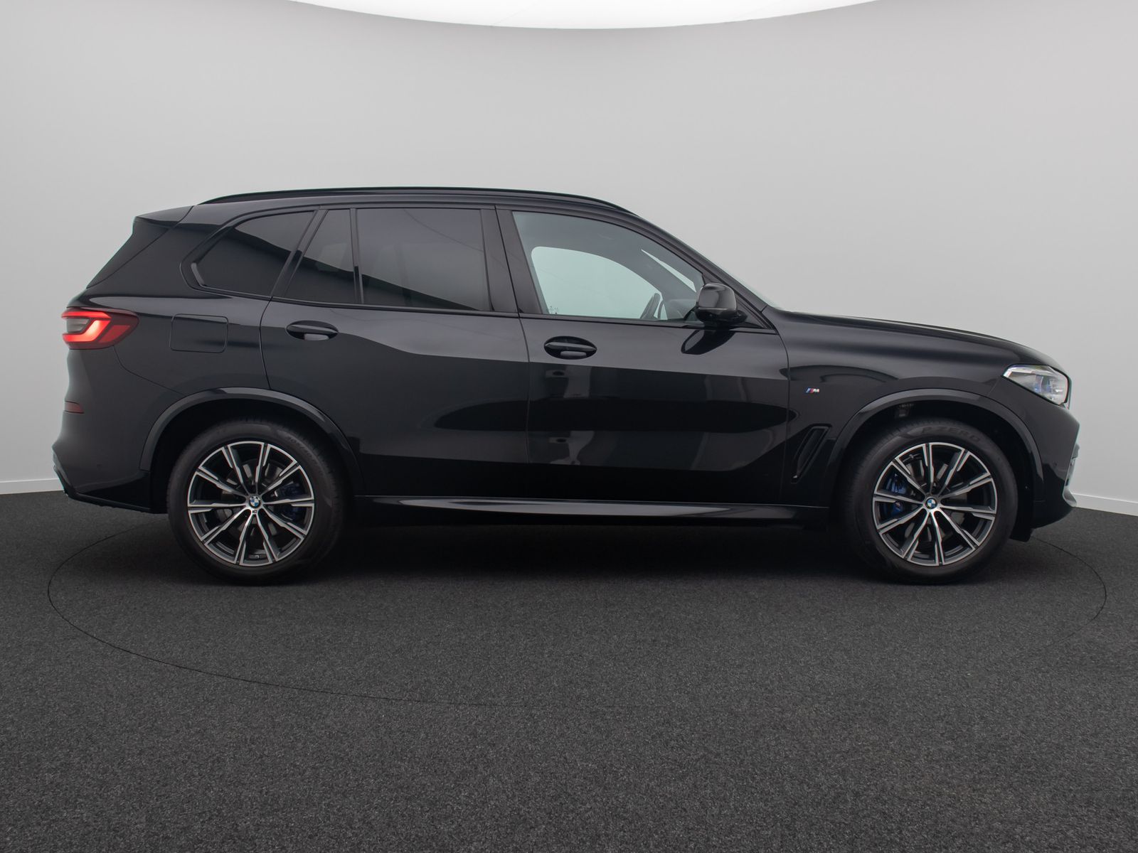 Fahrzeugabbildung BMW X5 xD40i M Sport FondEnt Massage Individual Voll