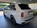 Rolls-Royce Cullinan- 4 seats- Bespoke- Starlight- Tables+TV - Rolls-Royce Gebrauchtwagen von 2024