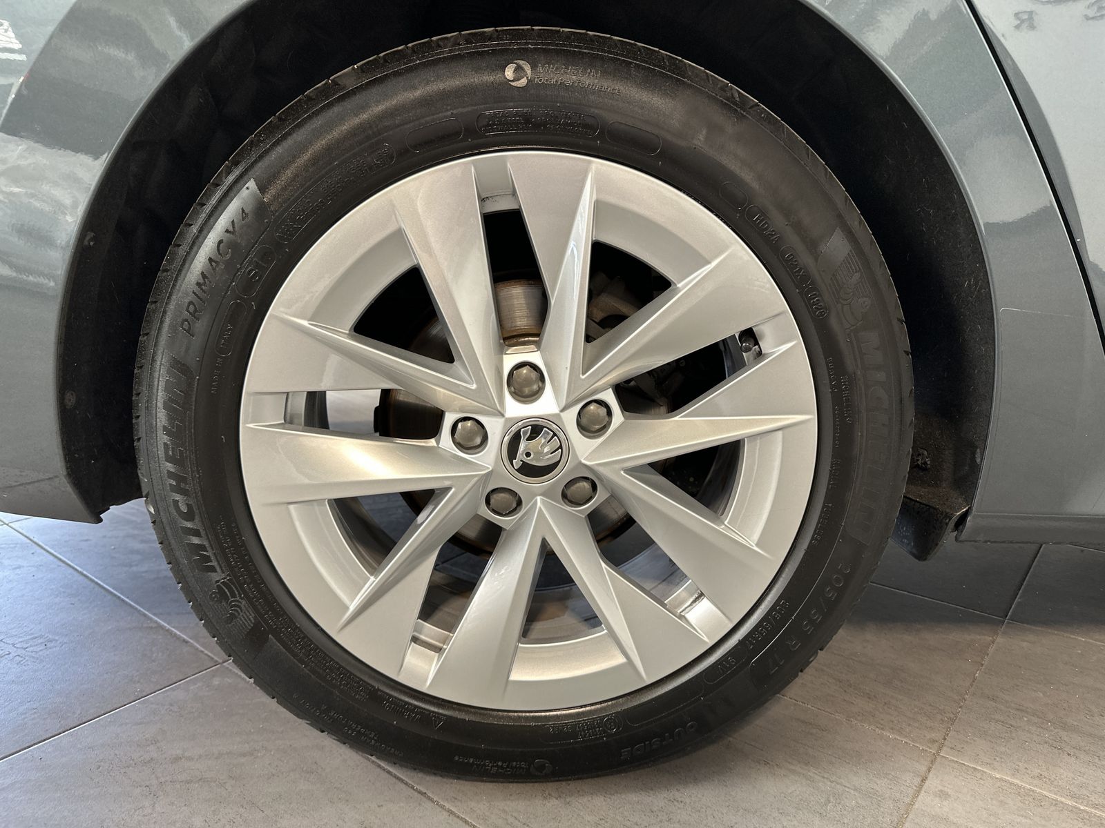 Fahrzeugabbildung SKODA Octavia Combi 2.0 TDI DSG FirstEd NAV+MATRIX+ACC