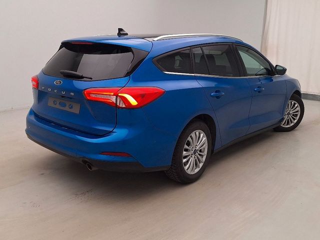 Ford Focus Turnier Titanium 1.5 NAVI/PANO/SHZ/LHZ