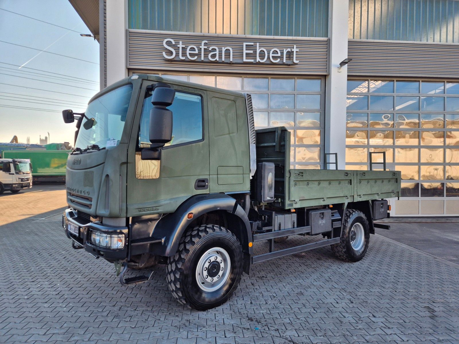 Fahrzeugabbildung Iveco Eurocargo 100E22 4x4 Pritsche