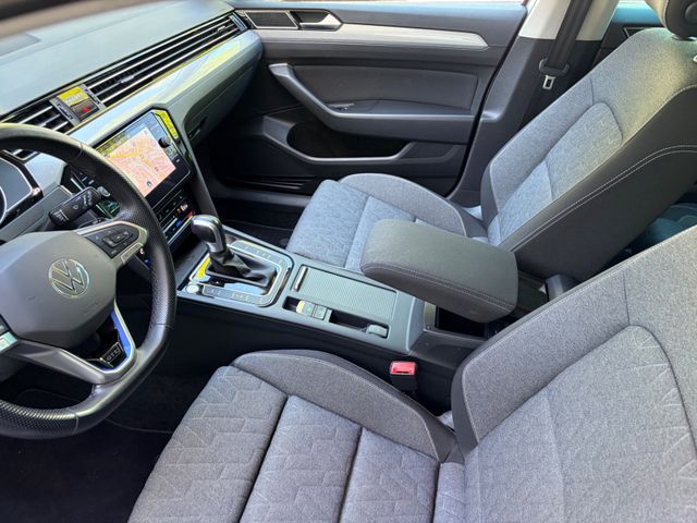 Fahrzeugabbildung Volkswagen Passat Var. GTE Hybrid+Aut.+Navi+1.Hand+CarPlay
