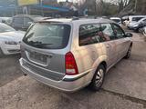 Ford Focus 1.8 Ghia - Ford Focus aus 2002: Ghia