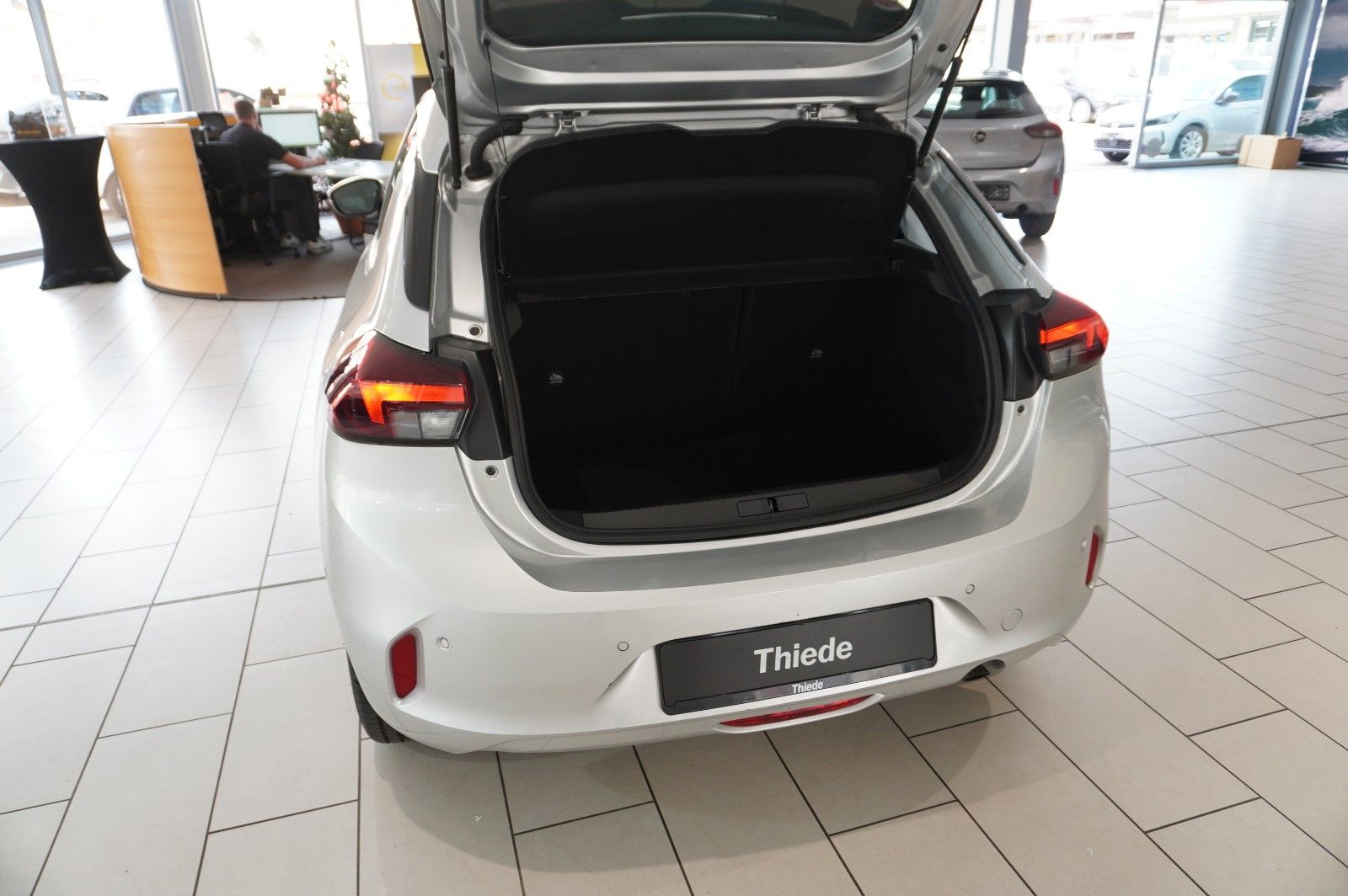 Fahrzeugabbildung Opel Corsa F 1.2 FACELIFT NAVI/LED/KAMERA/VIRTU./DAB+