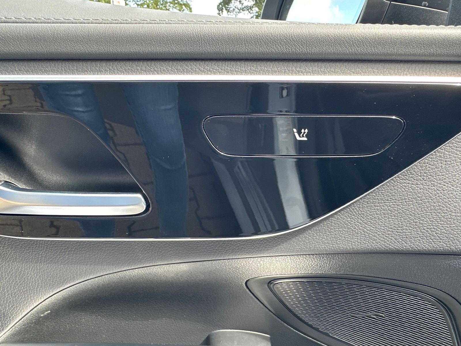 Fahrzeugabbildung Mercedes-Benz C 220d T AMG-Line NAV+LED+360°+WIDESCREEN+AHK+SH