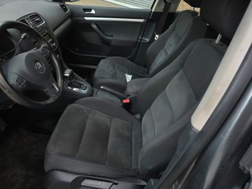 Volkswagen Golf - 6