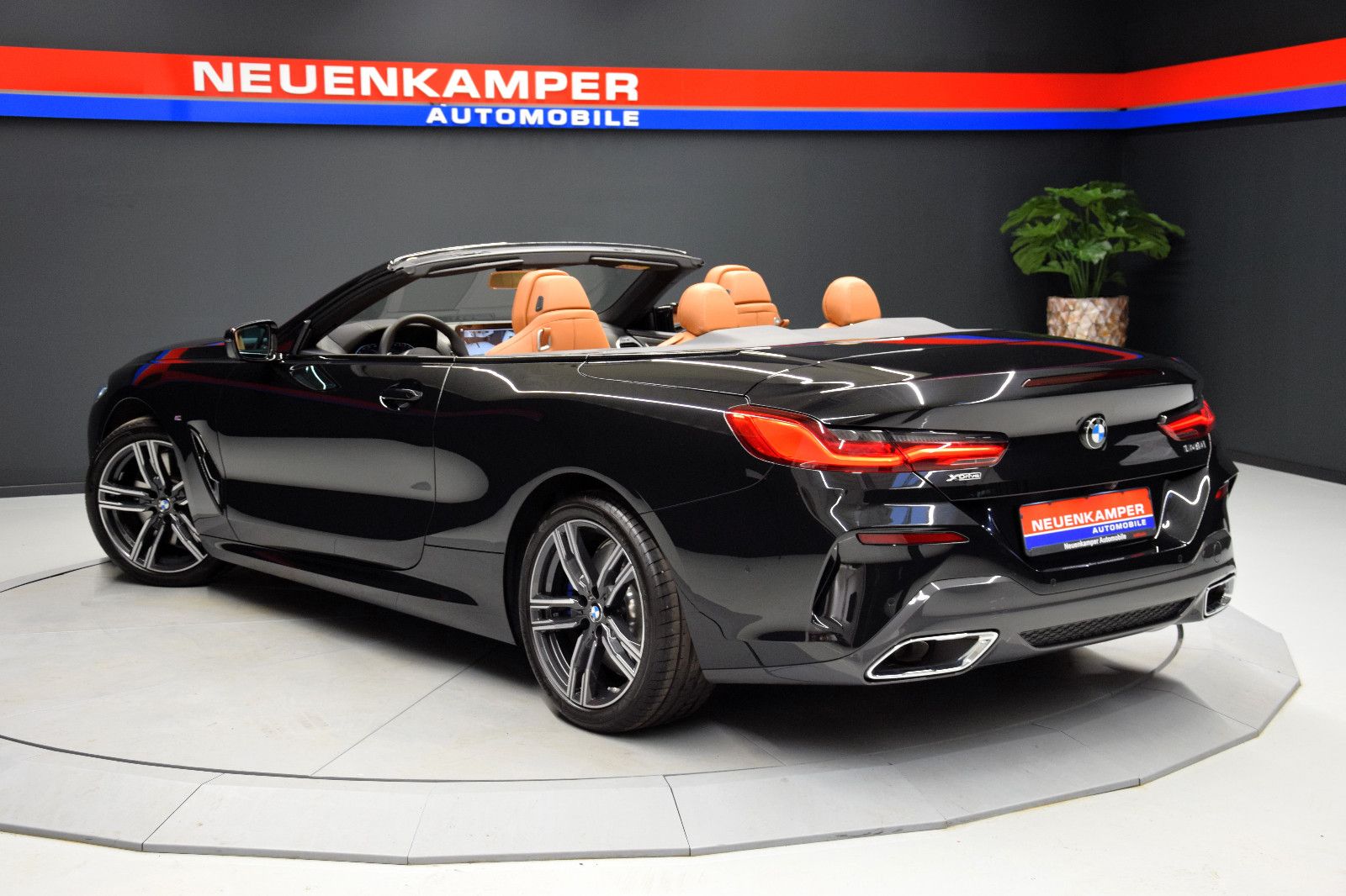 Fahrzeugabbildung BMW 840 i xDrive Cabrio M Sport Leder beige ACC HuD