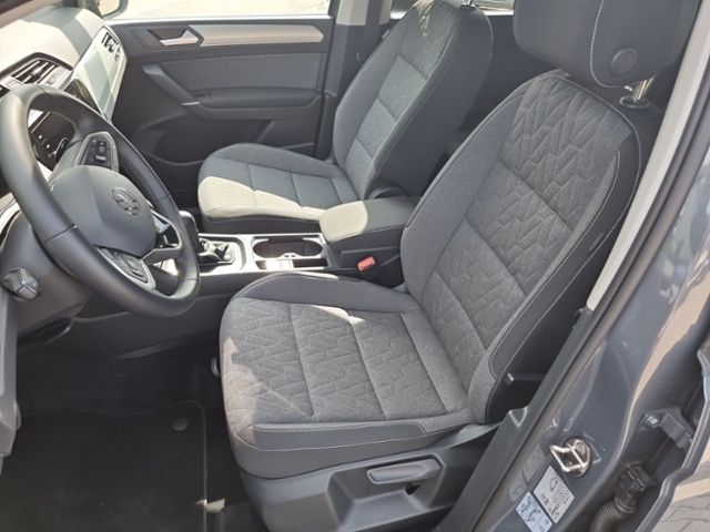 Fahrzeugabbildung Volkswagen Touran 2.0 TDI DSG MOVE 7-SITZER ELEKTR.HECKKL.