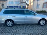 Volkswagen VW Passat Automatische - Volkswagen Passat aus 2012: Kombi